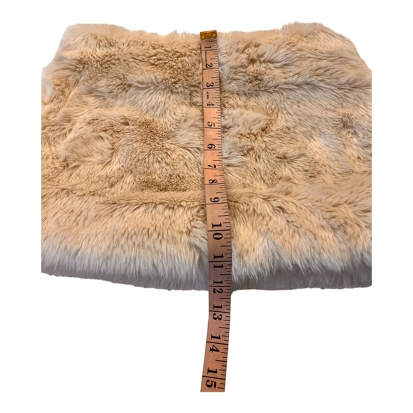 White House Black Market Ivory Faux Fur Cowl Neck Infinity Scarf  NWOT - Picture 5 of 11